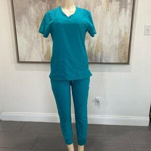 MedCouture Teal Scrub Set with 10 pockets